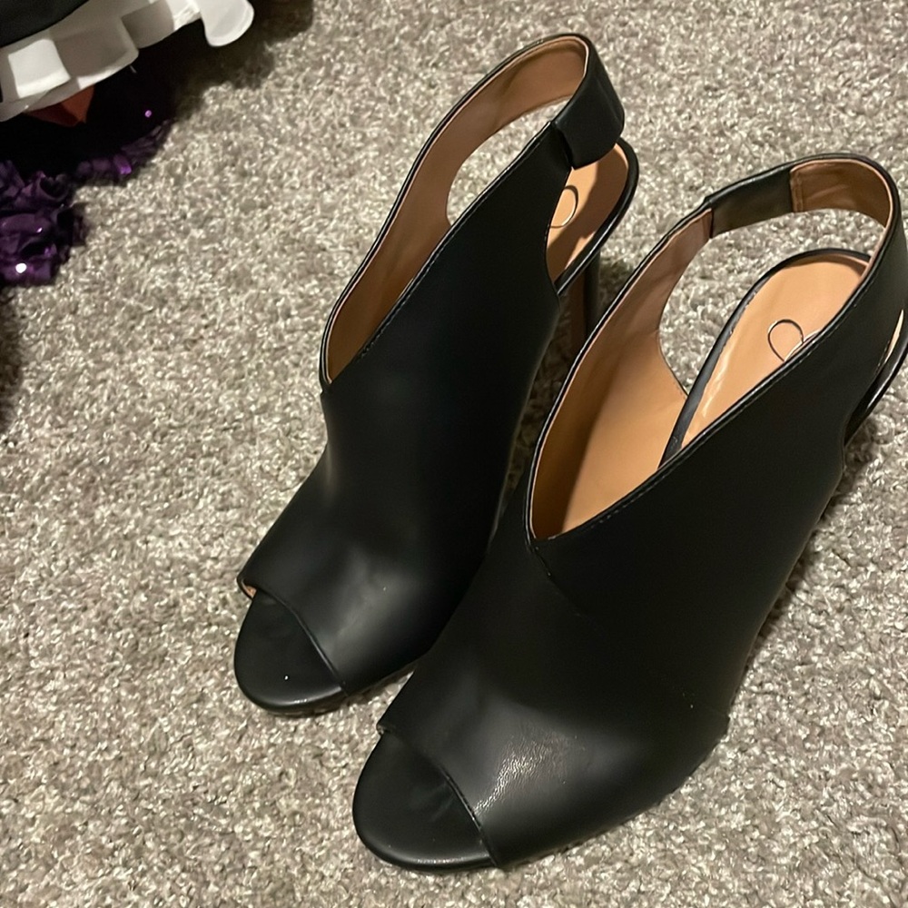 Black heel